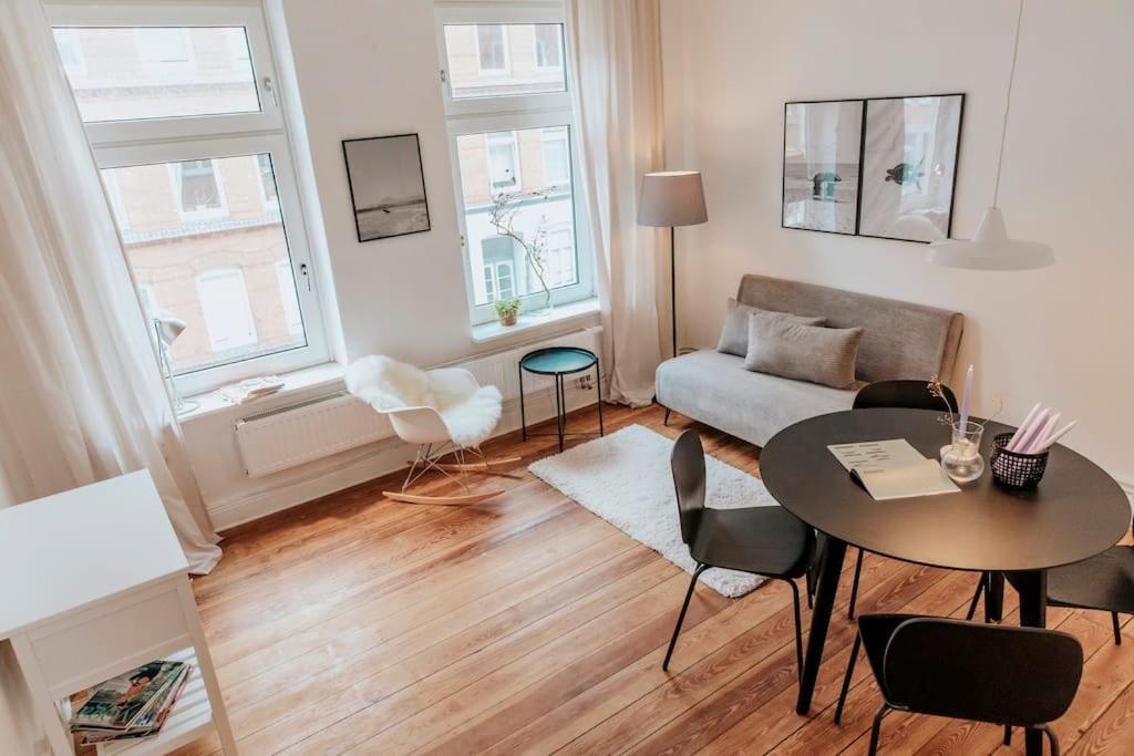 Altbautraum! 2 Zimmer Mit 24H Check-In Kiel Exterior foto